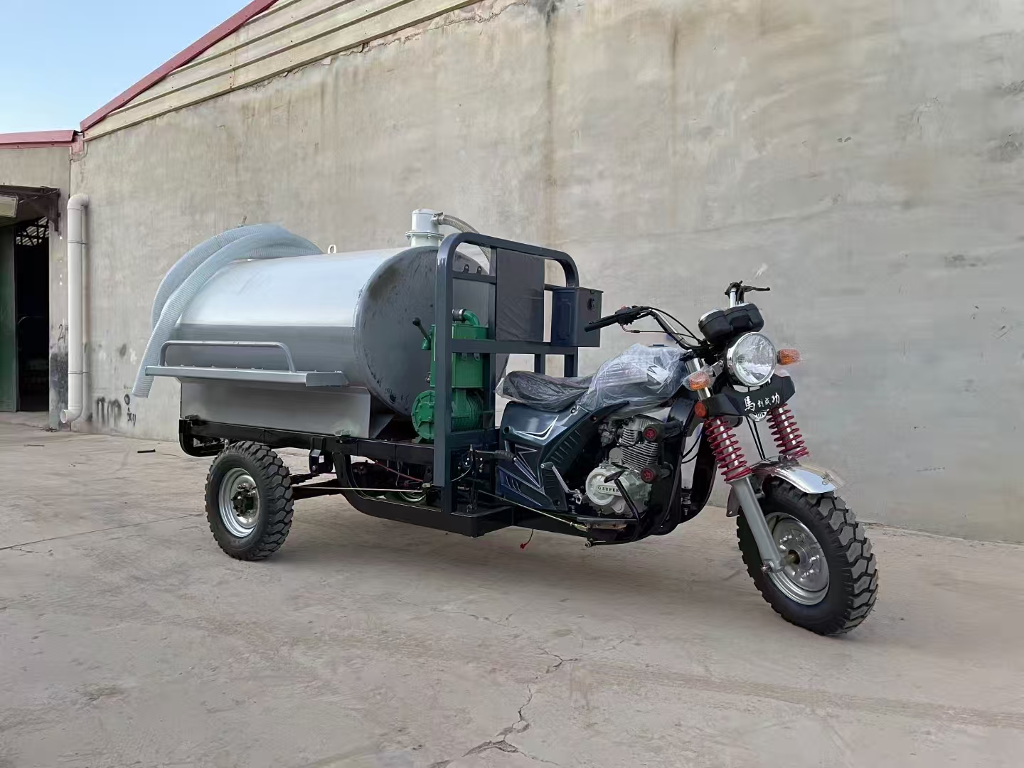 Most Useful Good Water tank Tricycle with Big Capacity Water tank
