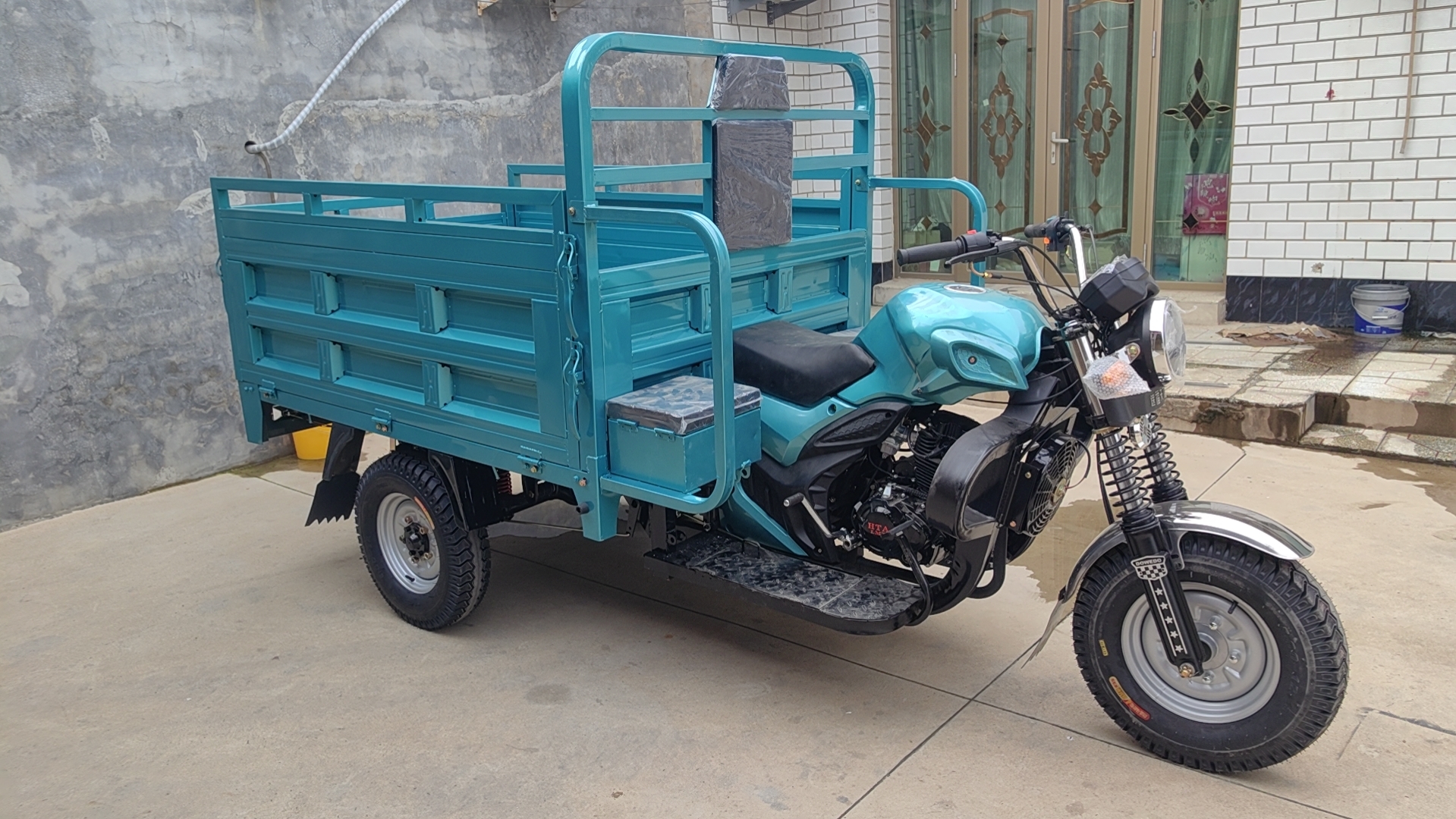 200cc air Cooled Engine Gas Motorized Cargo Truck with Open Dump Van for Goods Delivery Petrol Gasoline Tricycle Three Wheels