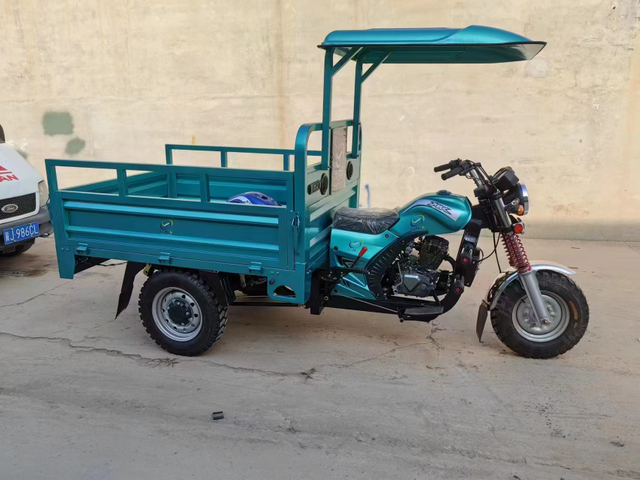 West Africa Hot Selling Gasoline Motorcycle Tricycle Factory Direct Sale of Mining Tricycles