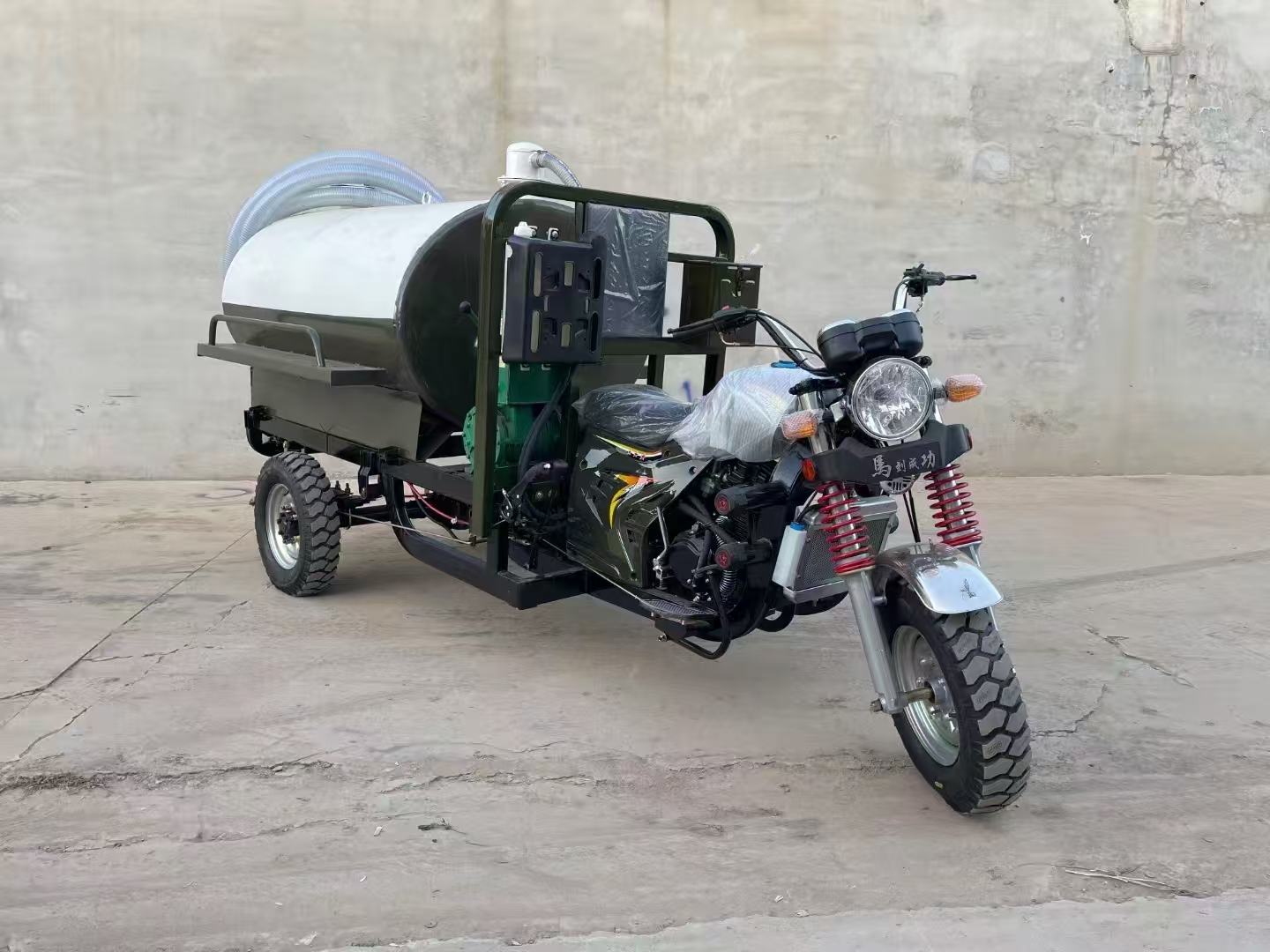 Most Useful Good Water tank Tricycle with Big Capacity Water tank