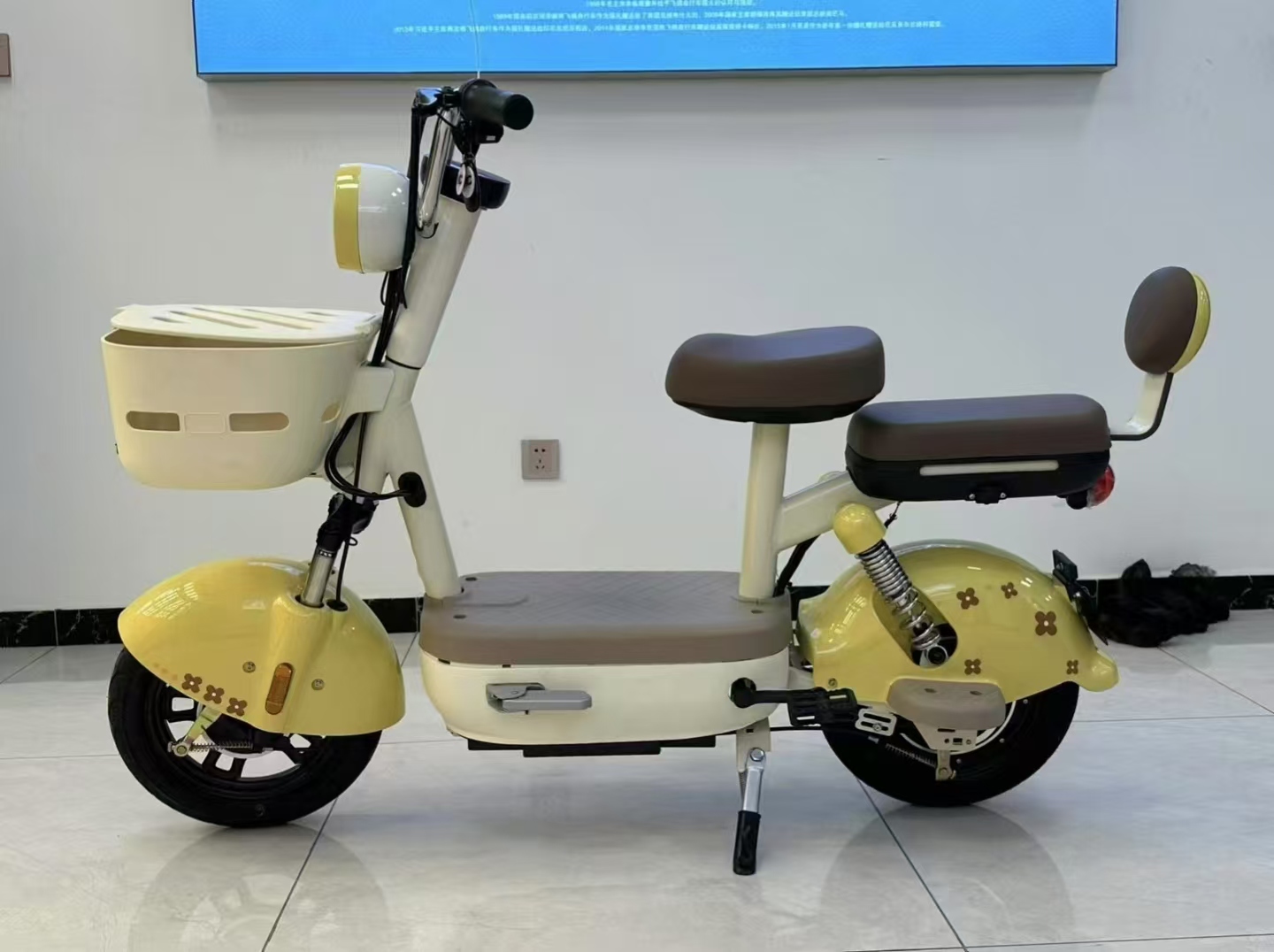 Factory Wholesale 350W 48V Adult Electric City Bike Two-Wheeled Electric Car Lead-Acid Battery Electronic Ebike