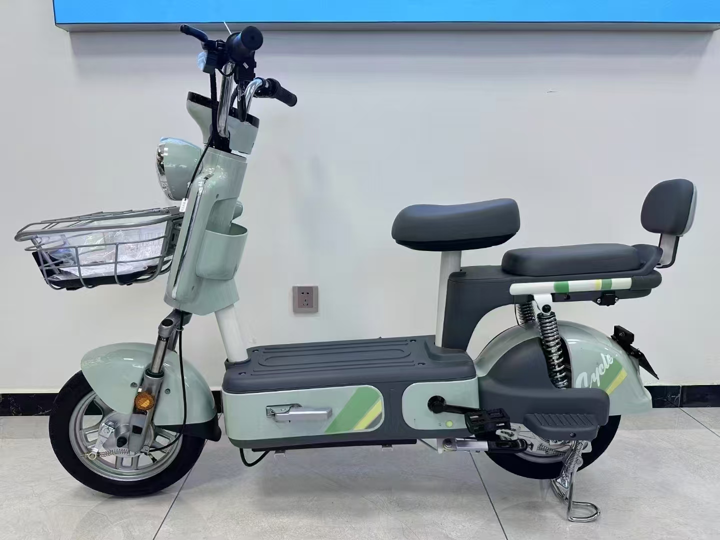China Electric Bicycle China Cheap Ebike Electric Bikes Lead-acid Electrica City Bicycle Bike for Adults